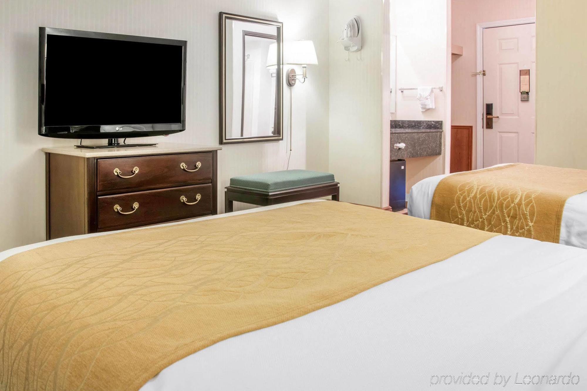 Comfort Inn Lakeside Mackinaw City Esterno foto